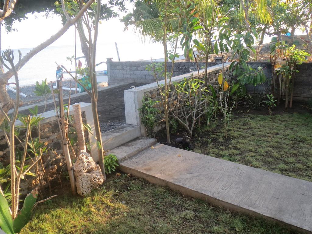 Amed Sari Beach Guesthouse מראה חיצוני תמונה