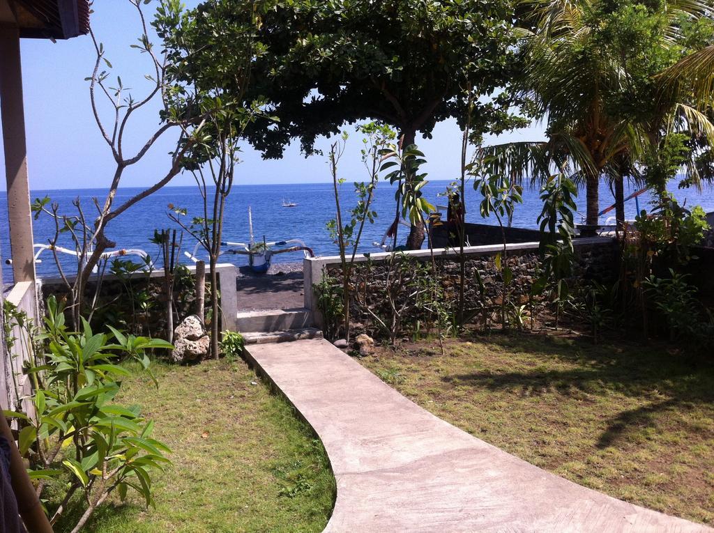 Amed Sari Beach Guesthouse מראה חיצוני תמונה