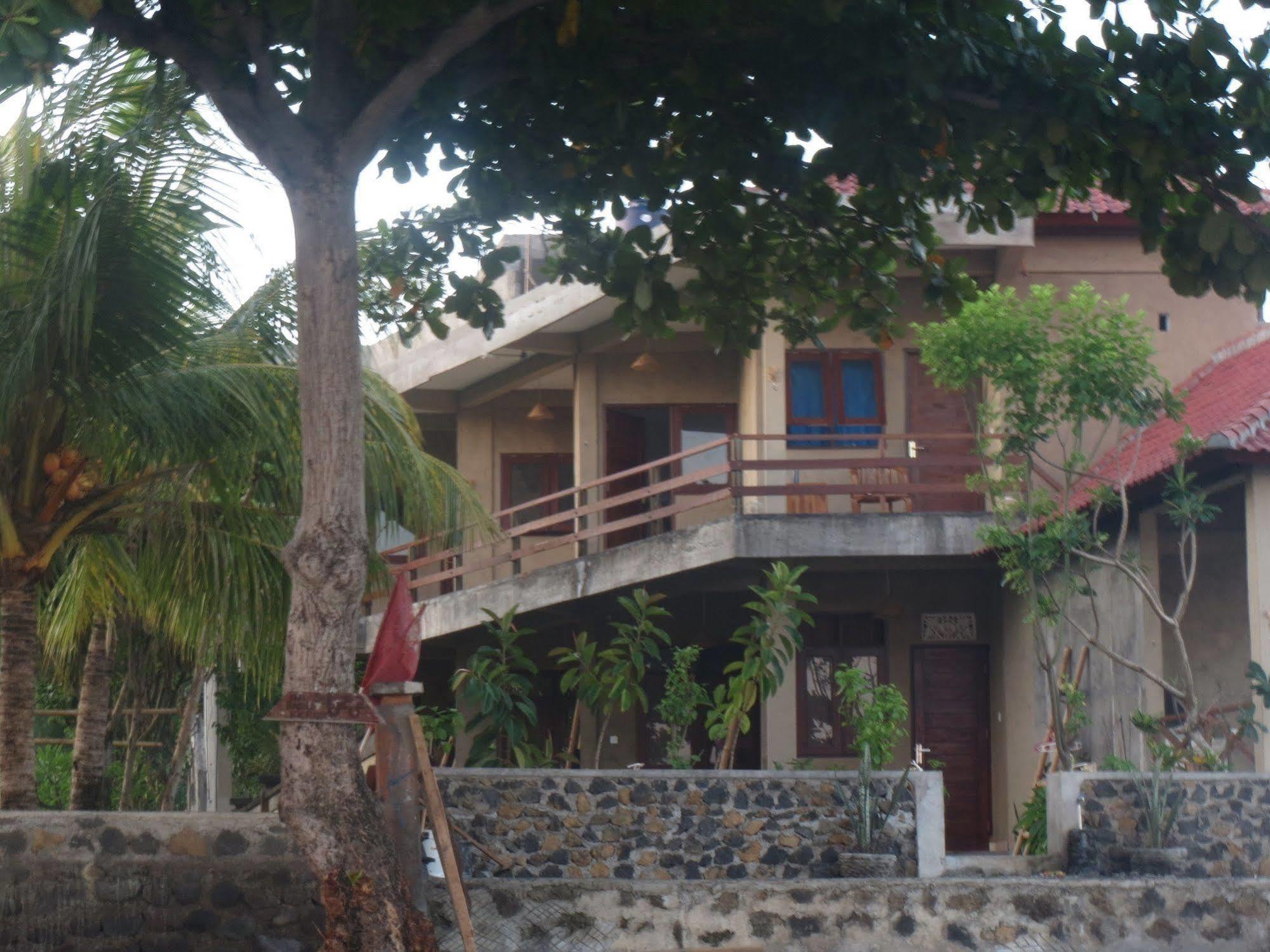 Amed Sari Beach Guesthouse מראה חיצוני תמונה
