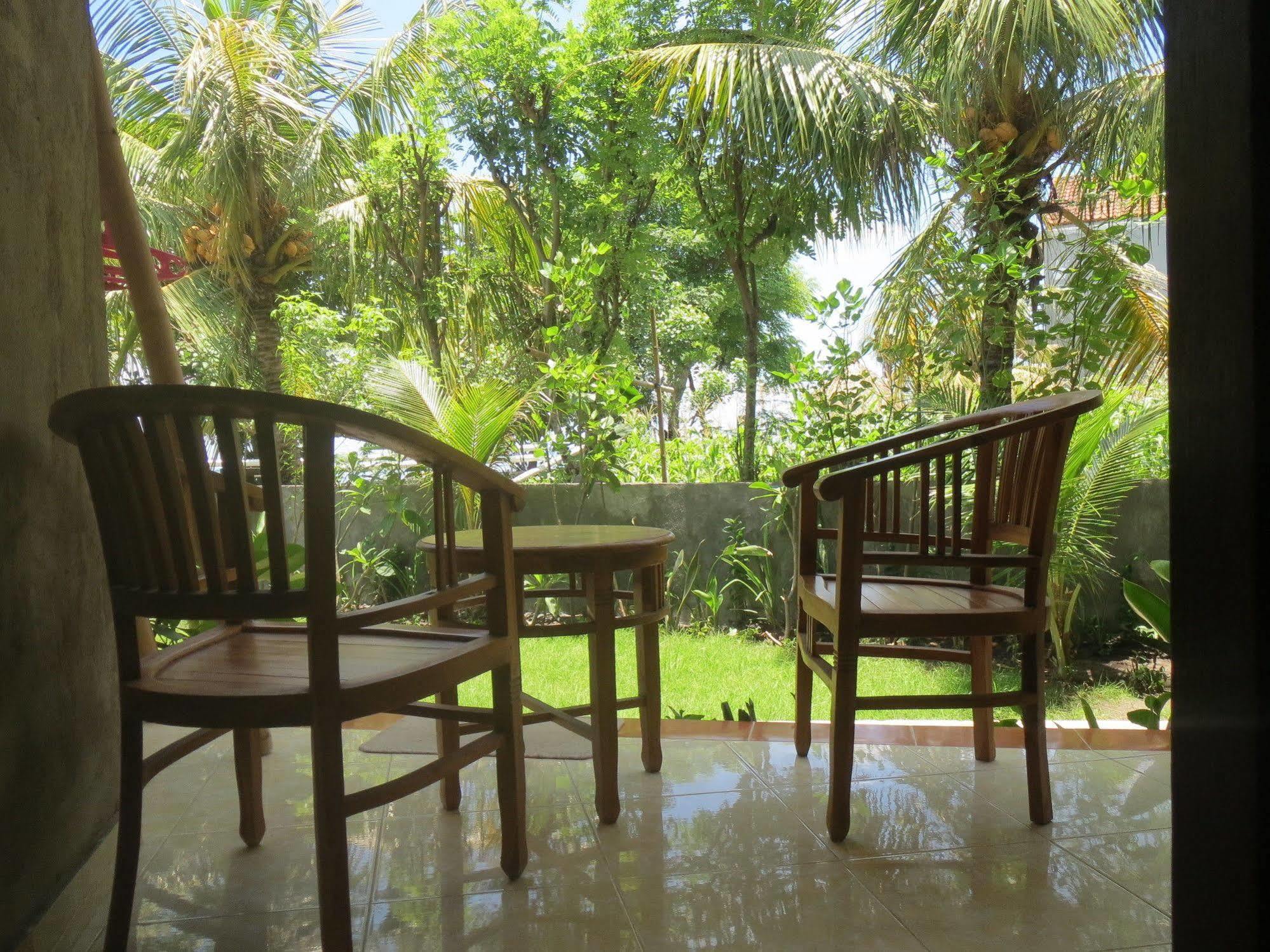 Amed Sari Beach Guesthouse מראה חיצוני תמונה