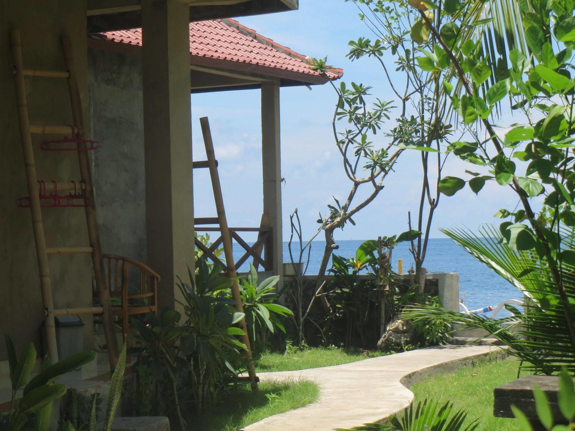 Amed Sari Beach Guesthouse מראה חיצוני תמונה