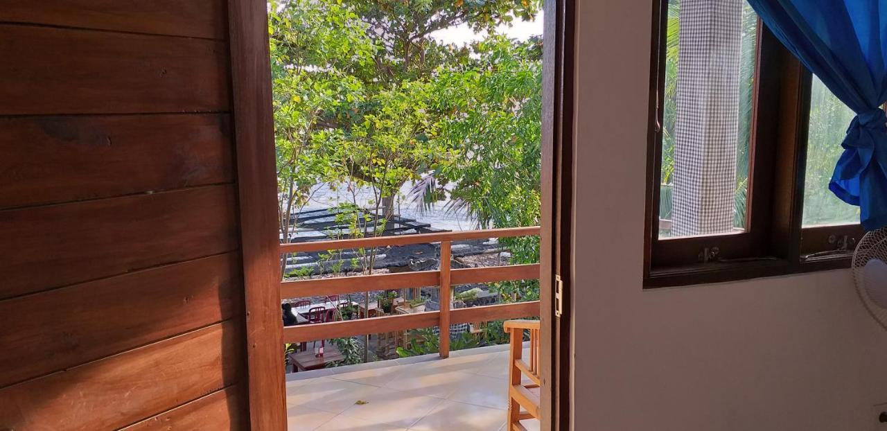 Amed Sari Beach Guesthouse מראה חיצוני תמונה